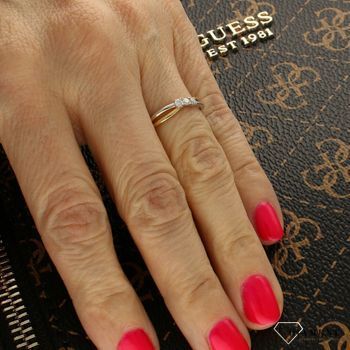 Pierścionek złoty DIAMENT żółte i białe złoto, trzy diamenty CH445       H SI2.jpg